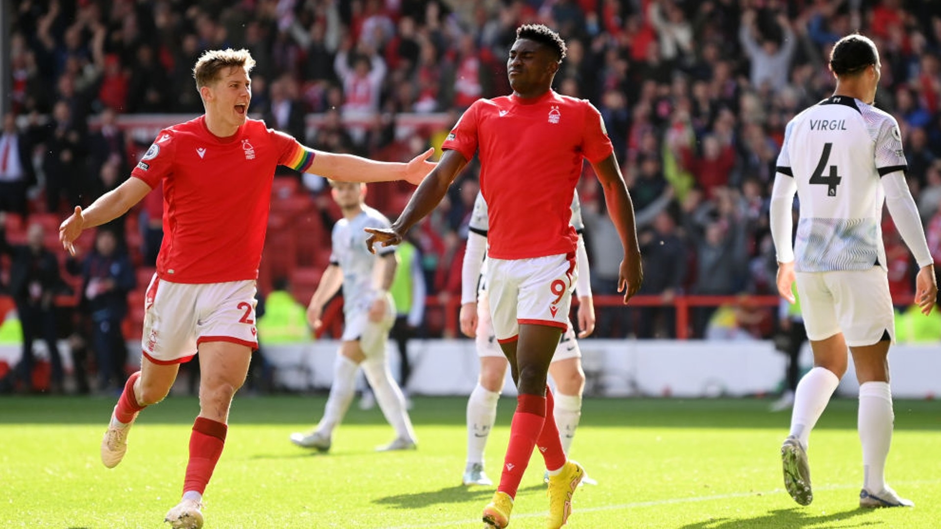 内足球发展 内足球发展